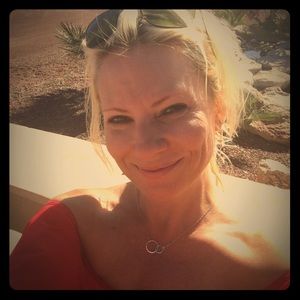 Meet your Posher, Alyson